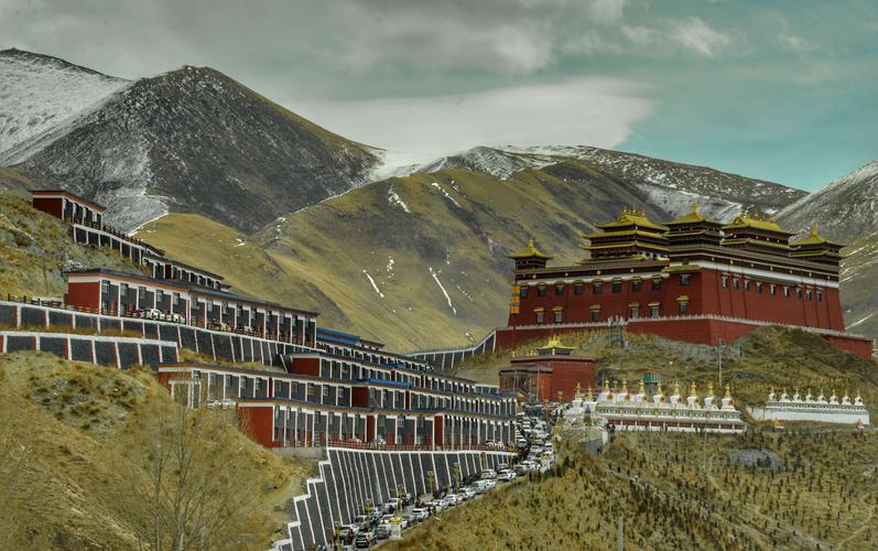 青海玉树结古寺外面的风景