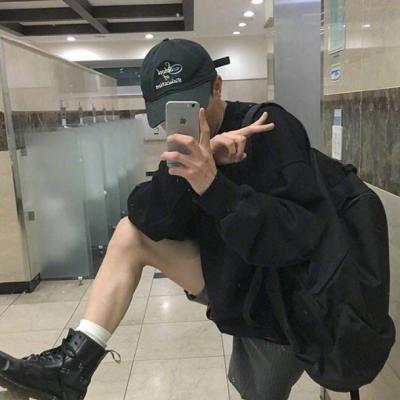 霸气个性男生头像精选2018独一无二我与世界只差一个你