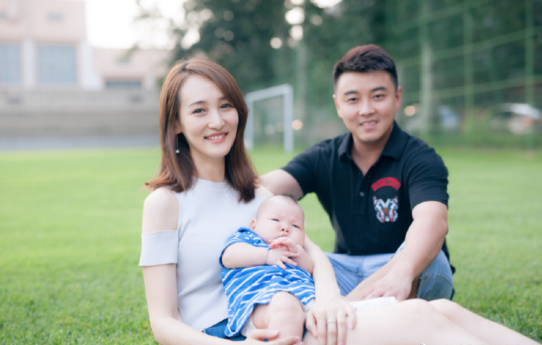 狠批许昕,被女球迷表白,老婆身材让
