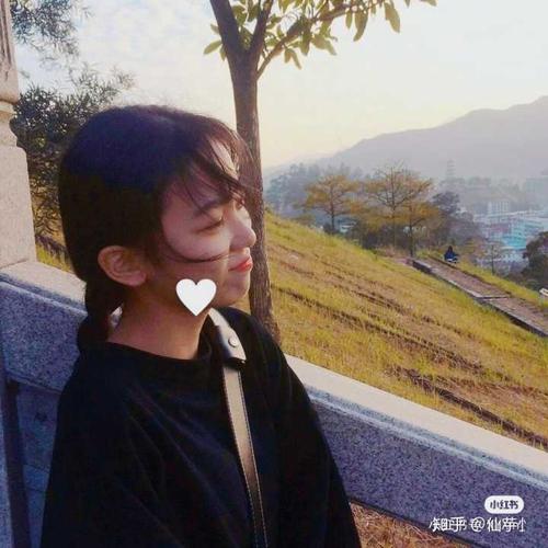 有哪些简约干净的头像?