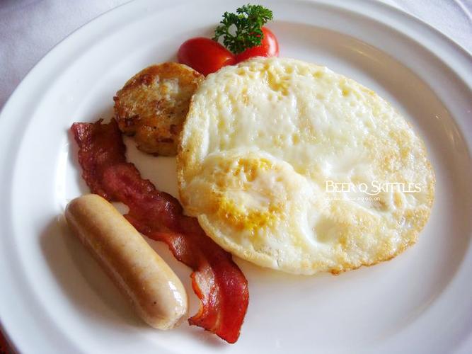 标题:continental breakfast and american breakfast