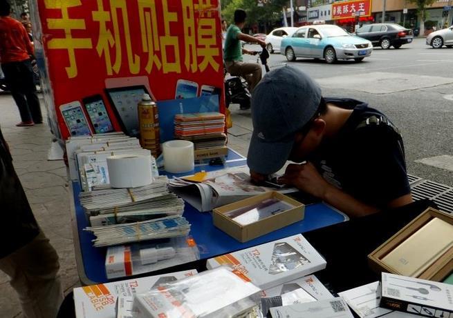 手机贴膜收银怎么样摆路边摊贴膜好吗