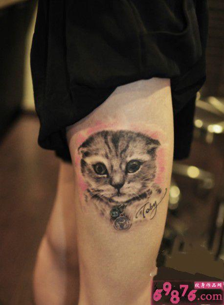 可爱喵星人大腿纹身图片