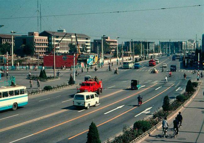 天津老照片:1985年城市建筑,街头场景,你感觉经典吗?