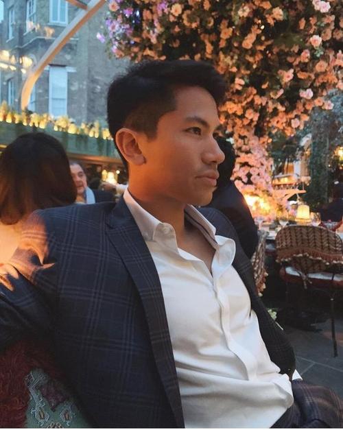 文莱王子年方28还有八块腹肌,出访一次被惦记半年,吴尊没法比