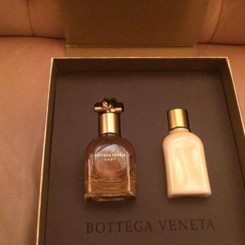 葆蝶家情结女士香氛50ml &ldquo;礼盒 &rdquo;全新coty—上海上海香水