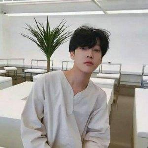 高清男生侧面qq头像