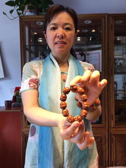 胡小兰雕刻大师有名吗胡小兰核雕作品的收藏价值高吗