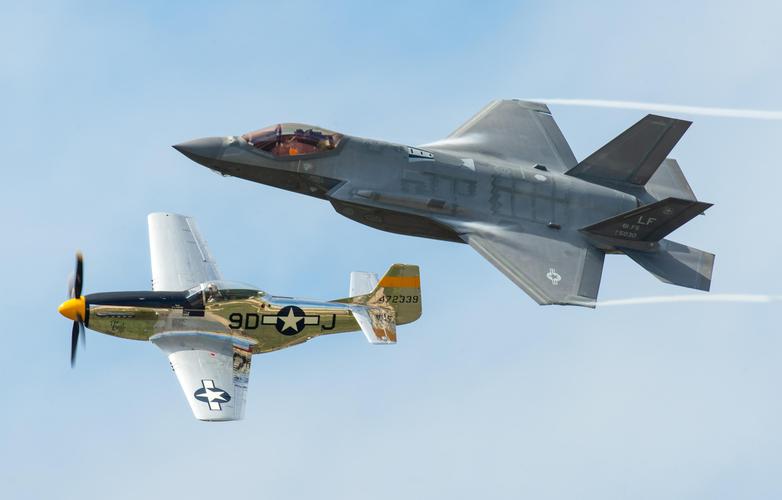 在近日举办的美国沃斯堡联盟航空展上,来自美国空军的f-35a战斗机进行