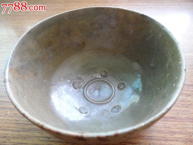 古瓷碗一个(有修补,自定为元代)