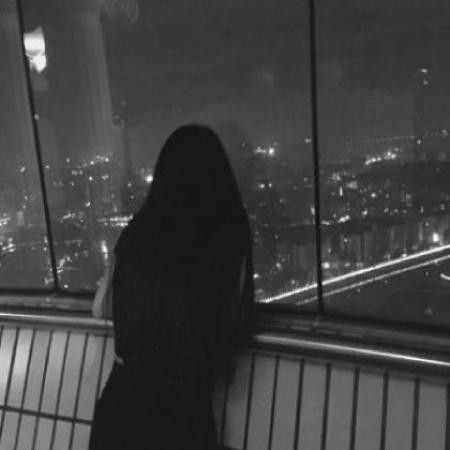 2020最新黑白情侣头像一对很丧两张一男一女