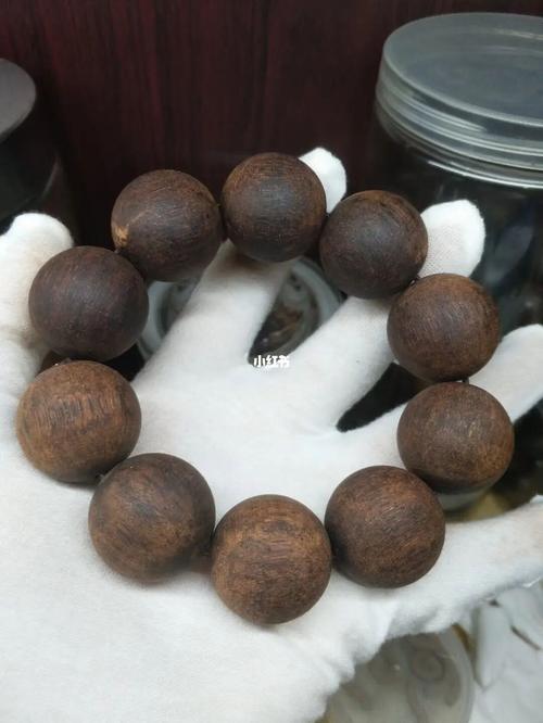 臻品奇楠级小叶黄油糖结金麻丝降真香手串,_手串_君创达工艺攻略_文玩