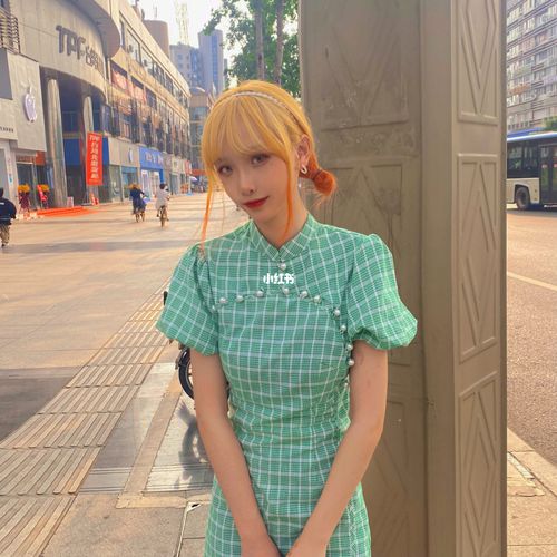 黄头发_发色_显白_显白发色_时尚_发型