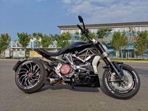 山洋(摩托车) _ 进口杜卡迪大魔鬼街车小怪兽1199跑车四缸复古重机车