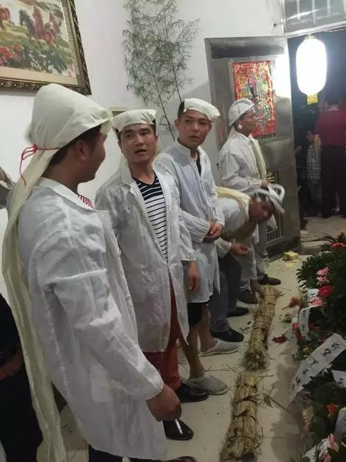 农村老人去世养老金还退吗 老人去世保险怎么退还