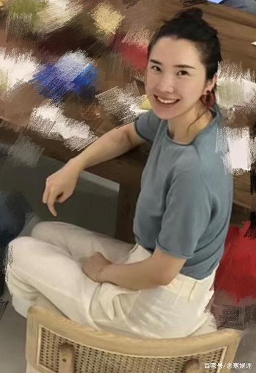 马云不再力保蒋凡?频频被公司削权降级,董花花却笑得很开心