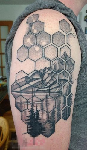 上黑灰色几何线条星座与风景纹身图案作品图案大全和纹身手稿图片欣赏