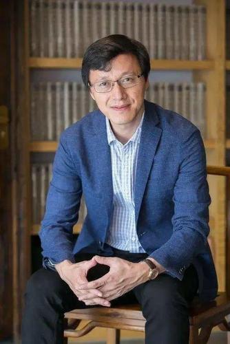 杨立华,北京大学哲学系教授,博士生导师,北京大学研究生院副院长.