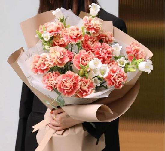 母亲节花束特别定制款,给她独一无二的花礼,愿岁月有爱!