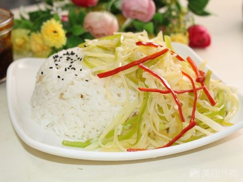 青椒土豆丝盖饭