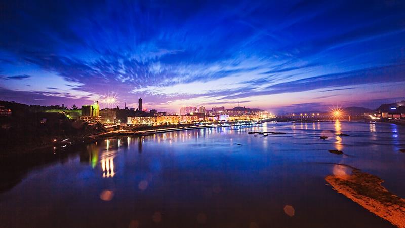 嘉陵江畔夜明珠  作品描述: 嘉陵江畔夜明珠  拍摄地点: 南部县