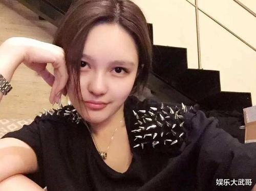 周扬青承认网红身份,直言就是爱p照片,这是职业素养