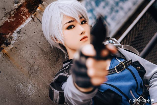 谁家出的《灵笼》cos最美?腐团儿的荷光者,水友顶不住