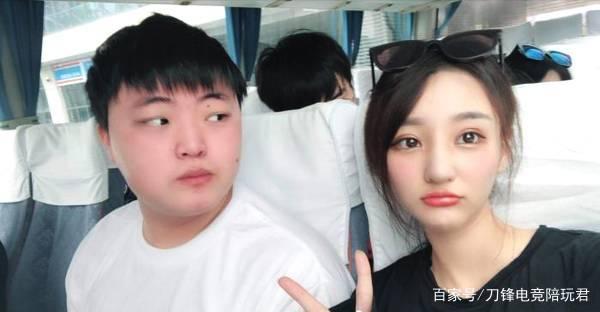 uzi玩lol带妹上分,女友婷婷吃狂醋!uzi一句话哄回女友!