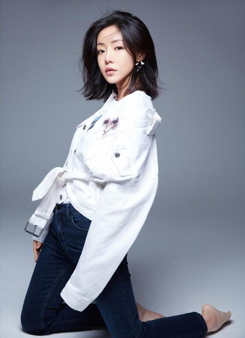 邓家佳,牛仔裤,穿搭