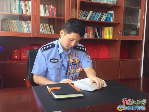 贵溪市公安局举行了程永林重返岗位欢迎仪式