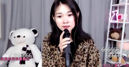 网红阿悠悠登央视舞台献唱从素人到实力歌手全靠炒作营销