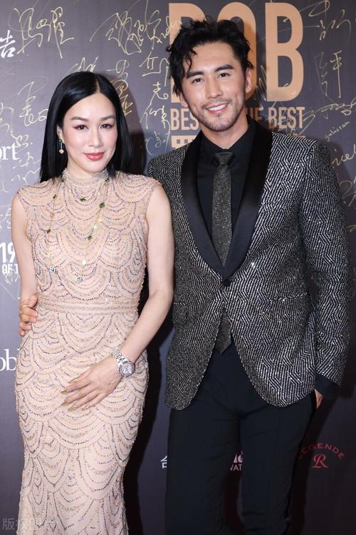 钟丽缇与小老公 张伦硕 胡子拉碴满面沧桑了