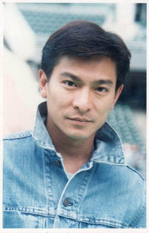 年轻时候的刘德华