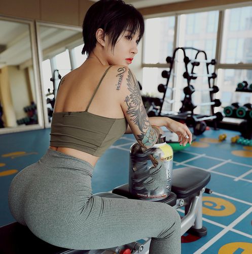 健身女生短发 (第1页)
