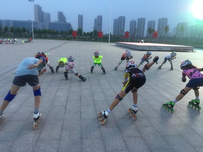 滨州智轩轮滑培训