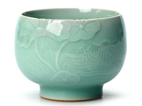 "天青色等烟雨,而我在等你",周杰伦的一首《青花瓷》风靡大江南北,也