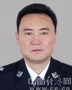 曾从局长降为民警,云南省公安厅原保留副厅级待遇干部