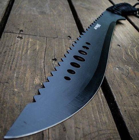 2. 尼泊尔鲨鱼砍刀,仔细看这款兵器的刀身,很宽阔,势大力沉.