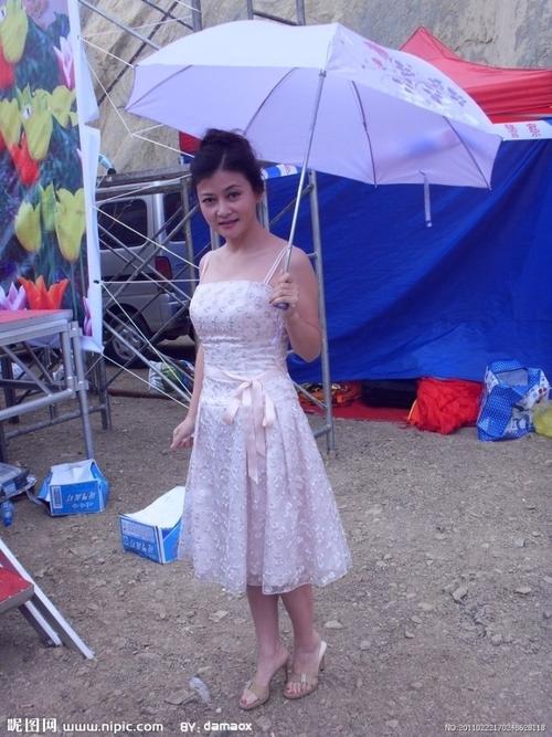 [转载]献给母亲的歌(一)朱晓琳演唱的《妈妈的吻》