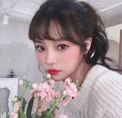 女头像低质量社交不如高质量独处.