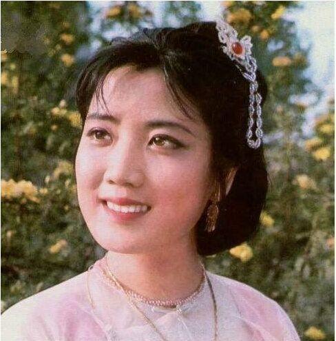 "孔雀公主"李秀明:双料影后转商业披荆斩棘,二婚再嫁终获幸福