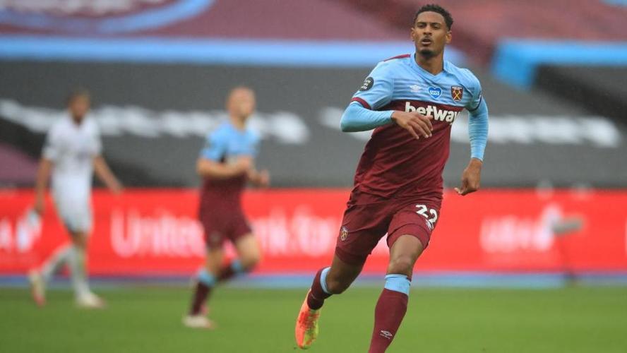 阿莱上一年夏天以4000万欧加盟西汉姆联