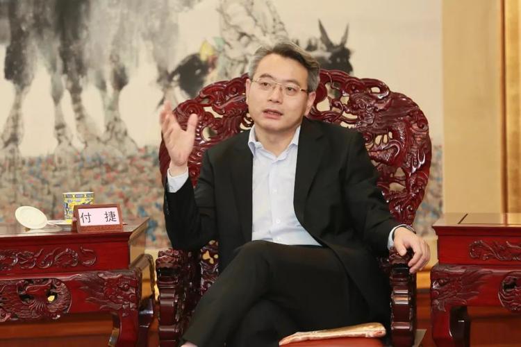 付捷同志出席签约仪式