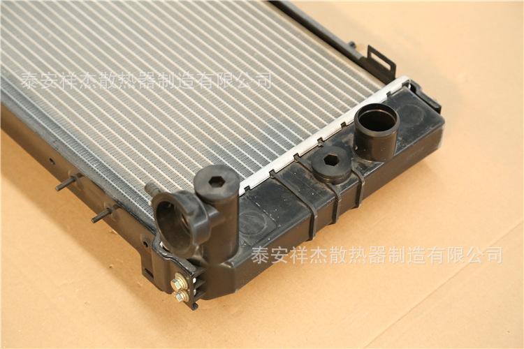 汽车水箱散热器高品质耐腐蚀适用于大切诺基91--01