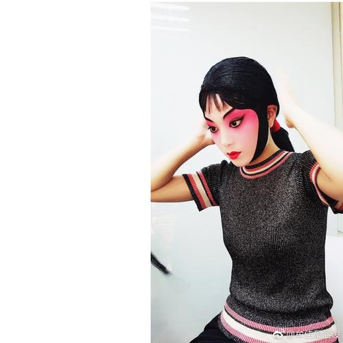 中央戏剧学院京剧表演班女孩儿牟佳京剧旦角化妆间