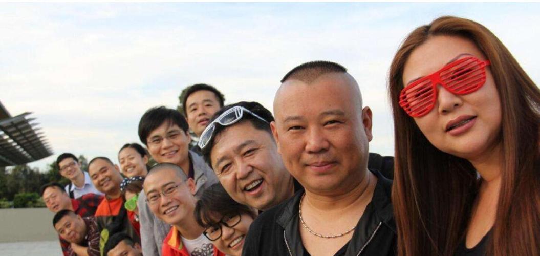 德云社大管家栾云平回应"大褂等级"?遭粉丝吐槽:钱都镶肾上!