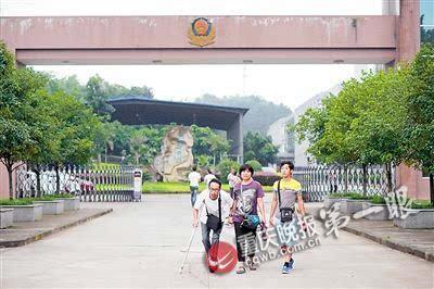 张中良和阿娥夫妻前往看守所去看望被关押的永安