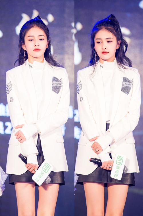 白鹿亮相《凤囚凰》发布会 一人饰两角颇具挑战