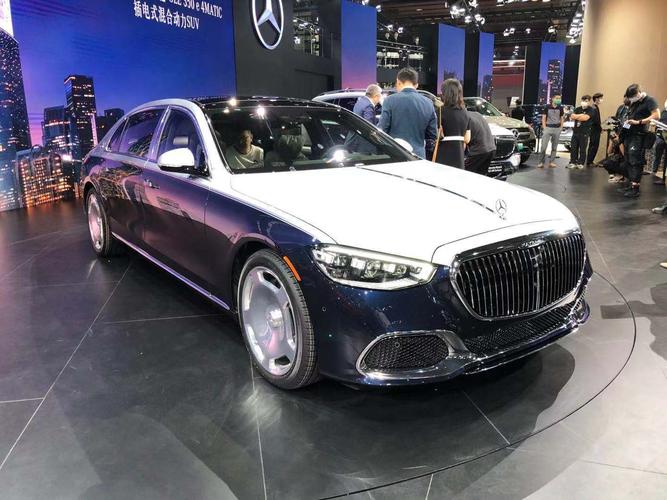 豪华旗舰再刷新尊崇后排超越想象全新迈巴赫s级广州车展亮相