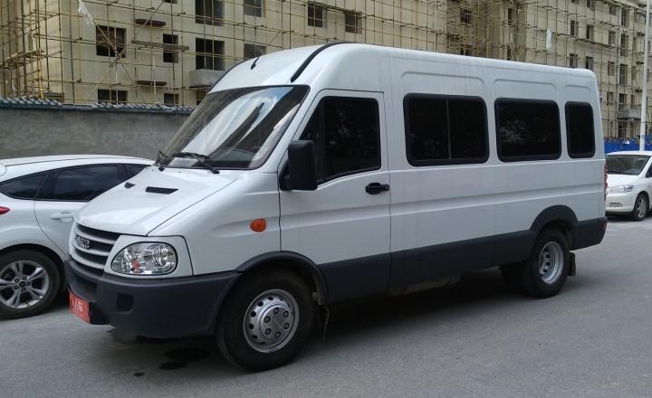 依维柯-power daily 2017款 2.5t经典a37客车中顶7座47z5